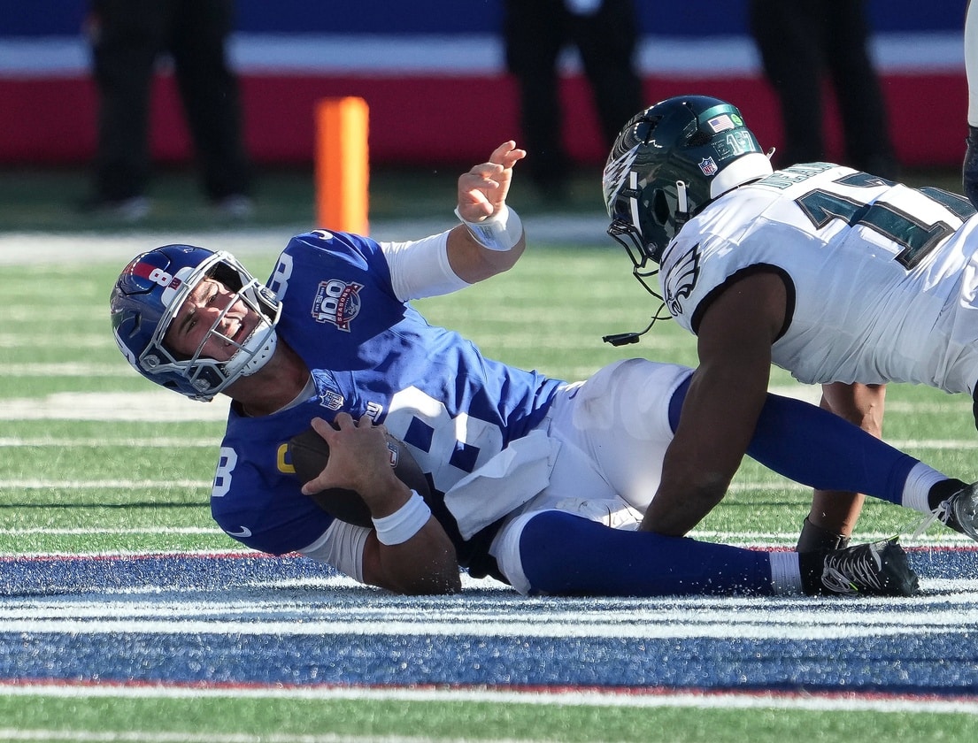 Nakobe Dean vs Giants