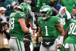 Eagles Jalen Hurts and Dallas Goedert