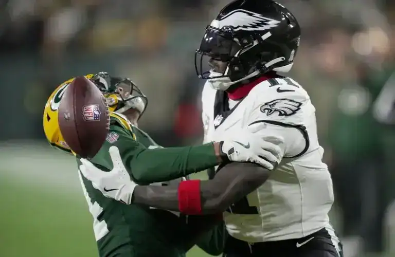 Eagles AJ Brown vs Green Bay Packers