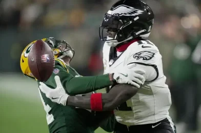 Eagles AJ Brown vs Green Bay Packers