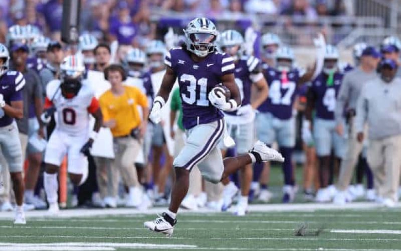 MANHATTAN, KS - AUGUST 31: Kansas State Wildcats running back DJ Giddens (31) gets loose for a big run in the first quarter of a college football game between the UT Martin Skyhawks and Kansas State Wildcats on August 31, 2024 at Memorial Stadium in Columbia, MO. (Photo by Scott Winters/Icon Sportswire via Getty Images)