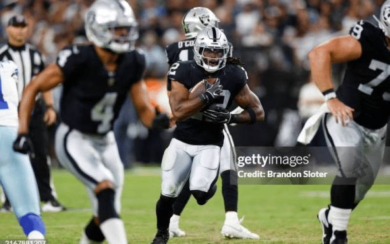 Las Vegas Raiders Running back Alexander Mattison